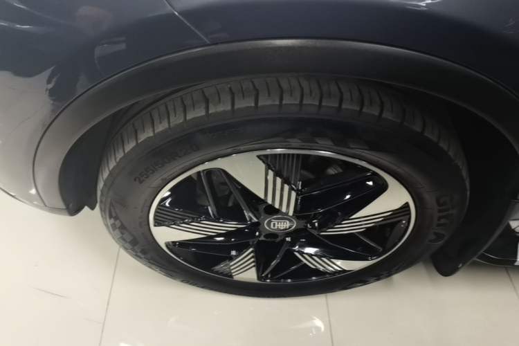 Used BYD Tang New Energy 2023 DM-i Champion Edition 112KM Prestige Model Left Front Wheel Hub