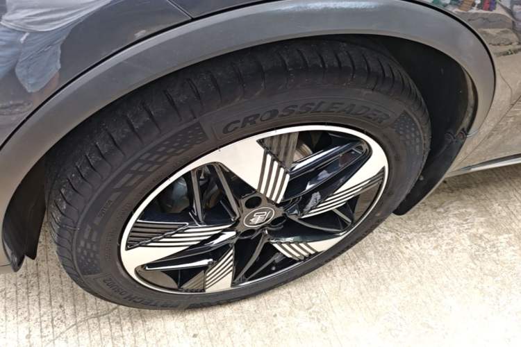 Used BYD Tang New Energy 2023 DM-i Champion Edition 112KM Prestige Model Left Front Wheel Hub