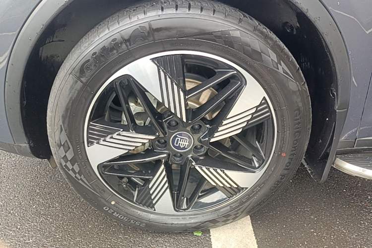 Used BYD Tang New Energy 2023 DM-i Champion Edition 112KM Prestige Model Left Front Wheel Hub