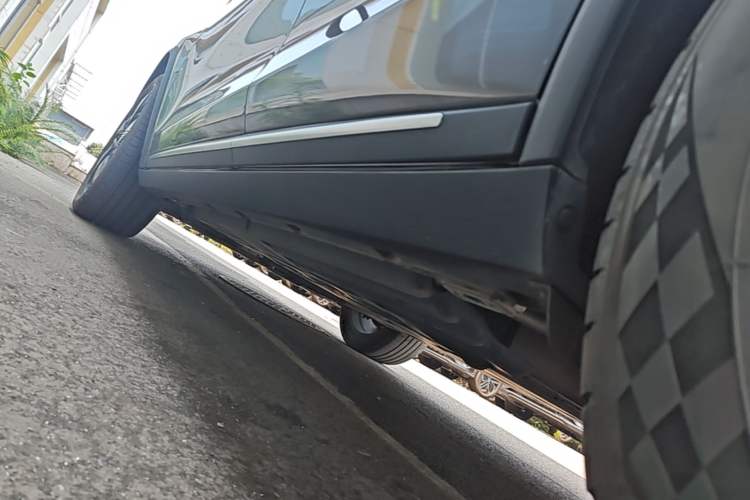 Used BYD Tang New Energy 2023 DM-i Champion Edition 112KM Prestige Model Left Side Sill