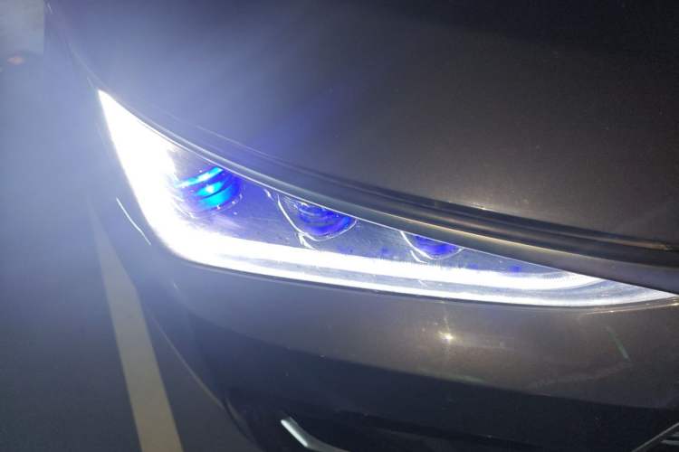 Used BYD Tang New Energy 2023 DM-i Champion Edition 112KM Prestige Model Right Front Headlight