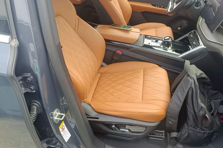 Used BYD Tang New Energy 2023 DM-i Champion Edition 112KM Prestige Model Right Front Seat