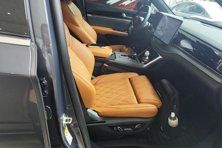 Used BYD Tang New Energy 2023 DM-i Champion Edition 112KM Prestige Model Right Front Seat