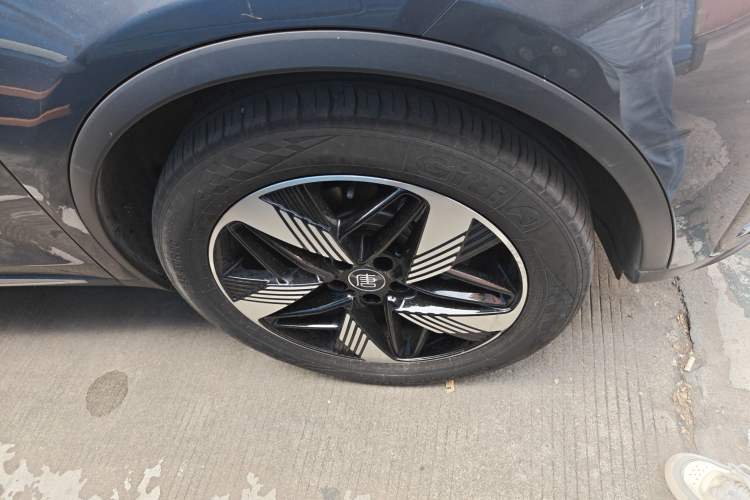 Used BYD Tang New Energy 2023 DM-i Champion Edition 112KM Prestige Model Right Front Wheel Hub