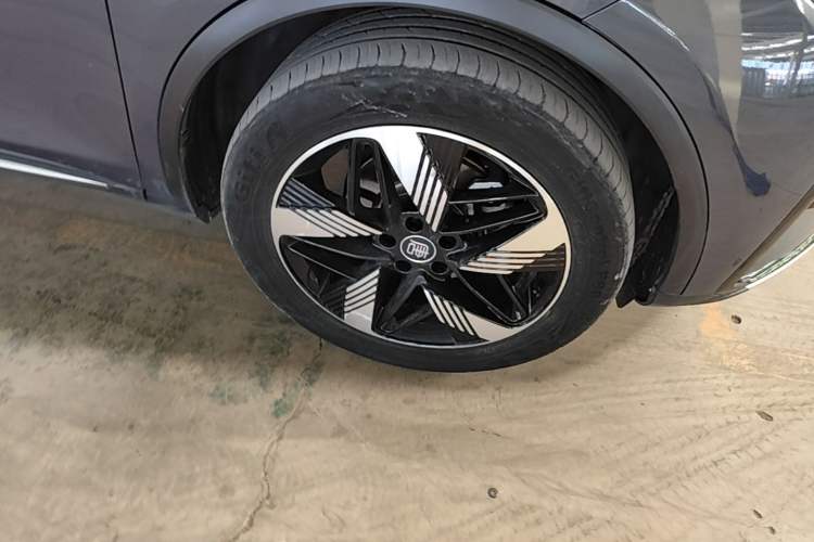 Used BYD Tang New Energy 2023 DM-i Champion Edition 112KM Prestige Model Right Front Wheel Hub