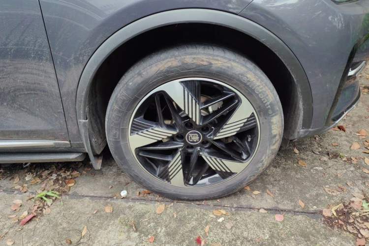Used BYD Tang New Energy 2023 DM-i Champion Edition 112KM Prestige Model Right Front Wheel Hub