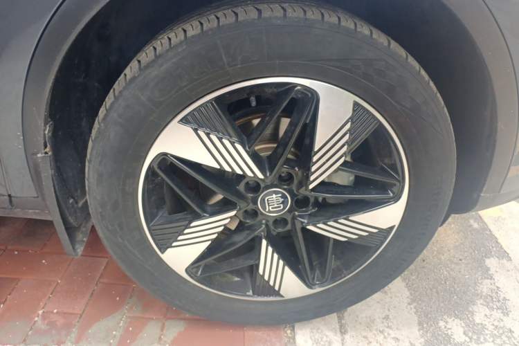 Used BYD Tang New Energy 2023 DM-i Champion Edition 112KM Prestige Model Right Front Wheel Hub