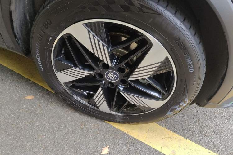 Used BYD Tang New Energy 2023 DM-i Champion Edition 112KM Prestige Model Right Front Wheel Hub