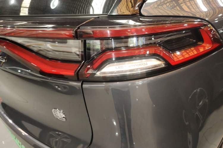 Used BYD Tang New Energy 2023 DM-i Champion Edition 112KM Prestige Model Right Rear Taillight
