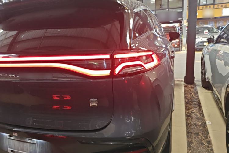 Used BYD Tang New Energy 2023 DM-i Champion Edition 112KM Prestige Model Right Rear Taillight