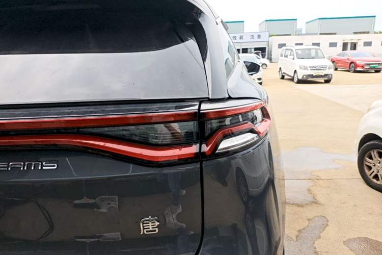 Used BYD Tang New Energy 2023 DM-i Champion Edition 112KM Prestige Model Right Rear Taillight