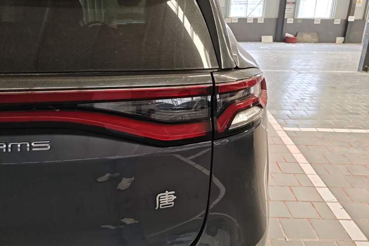 Used BYD Tang New Energy 2023 DM-i Champion Edition 112KM Prestige Model Right Rear Taillight