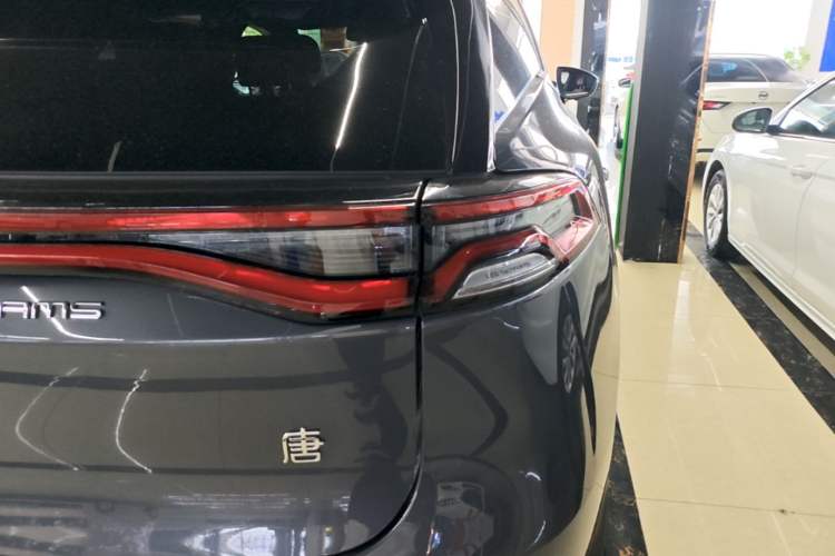 Used BYD Tang New Energy 2023 DM-i Champion Edition 112KM Prestige Model Right Rear Taillight