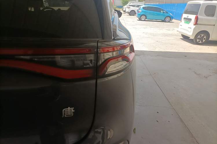 Used BYD Tang New Energy 2023 DM-i Champion Edition 112KM Prestige Model Right Rear Taillight