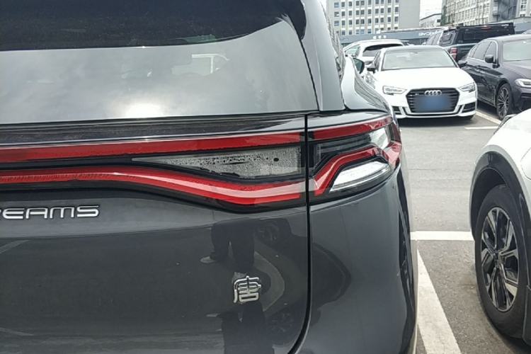 Used BYD Tang New Energy 2023 DM-i Champion Edition 112KM Prestige Model Right Rear Taillight