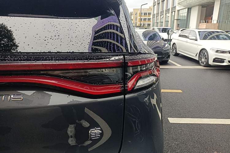 Used BYD Tang New Energy 2023 DM-i Champion Edition 112KM Prestige Model Right Rear Taillight