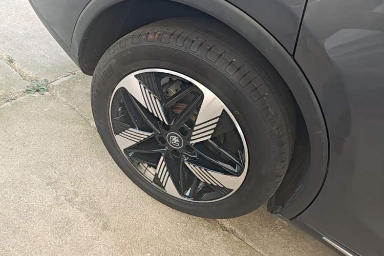 Used BYD Tang New Energy 2023 DM-i Champion Edition 112KM Prestige Model Right Rear Wheel Hub