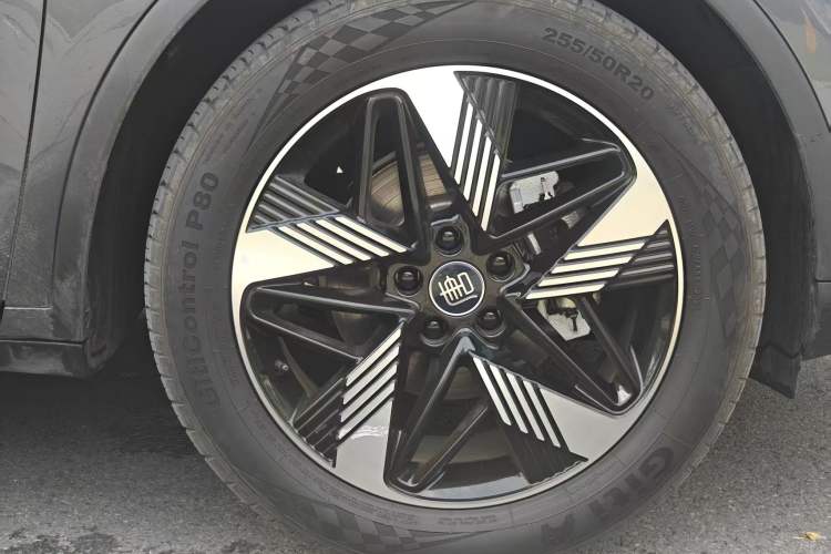 Used BYD Tang New Energy 2023 DM-i Champion Edition 112KM Prestige Model Right Rear Wheel Hub