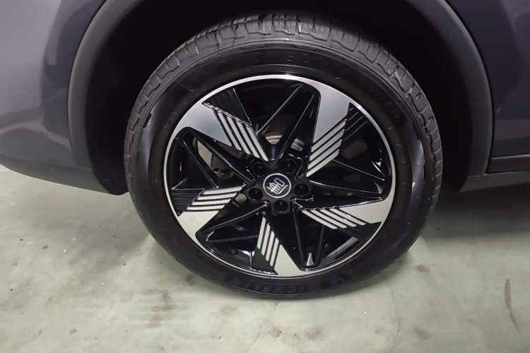 Used BYD Tang New Energy 2023 DM-i Champion Edition 112KM Prestige Model Right Rear Wheel Hub