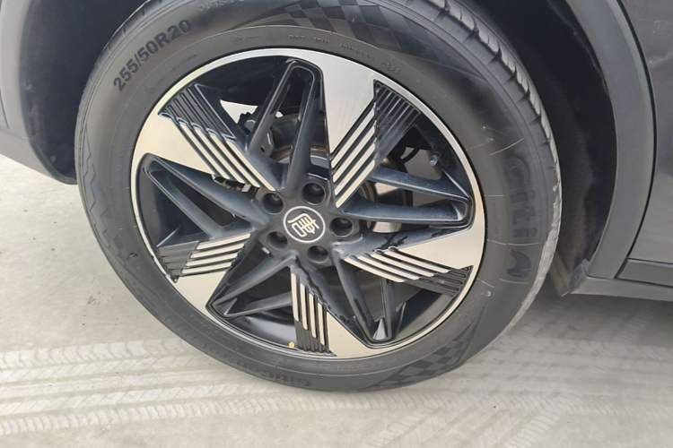 Used BYD Tang New Energy 2023 DM-i Champion Edition 112KM Prestige Model Right Rear Wheel Hub