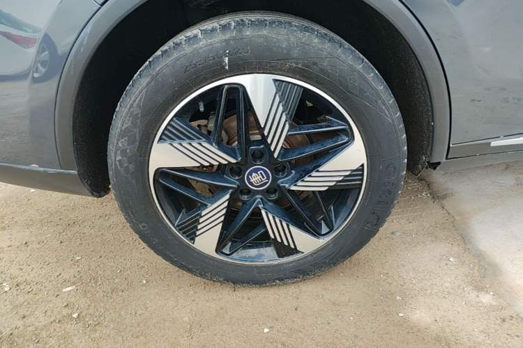 Used BYD Tang New Energy 2023 DM-i Champion Edition 112KM Prestige Model Right Rear Wheel Hub