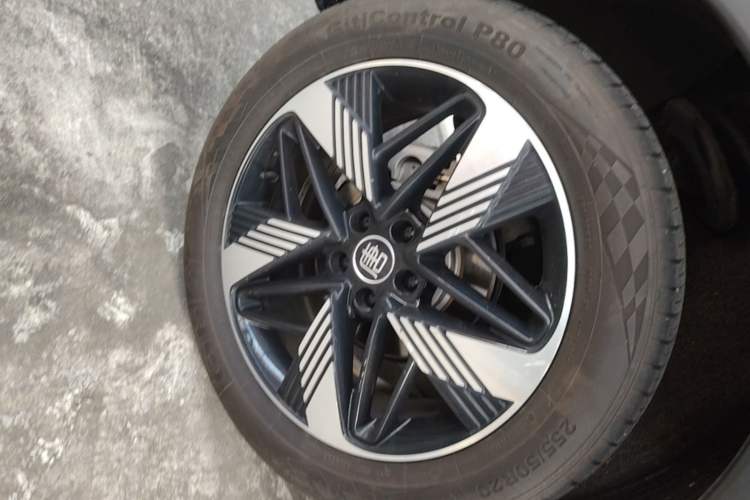 Used BYD Tang New Energy 2023 DM-i Champion Edition 112KM Prestige Model Right Rear Wheel Hub