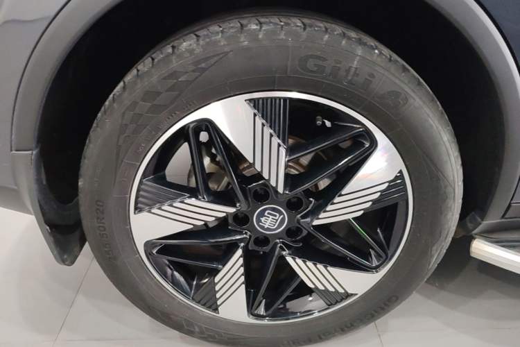 Used BYD Tang New Energy 2023 DM-i Champion Edition 112KM Prestige Model Right Rear Wheel Hub