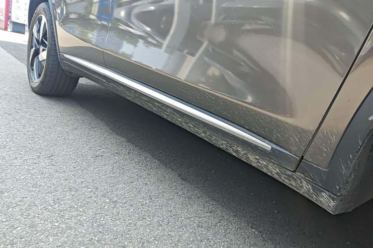 Used BYD Tang New Energy 2023 DM-i Champion Edition 112KM Prestige Model Right Side Sill
