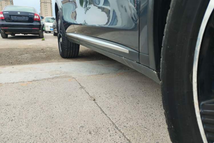 Used BYD Tang New Energy 2023 DM-i Champion Edition 112KM Prestige Model Right Side Sill