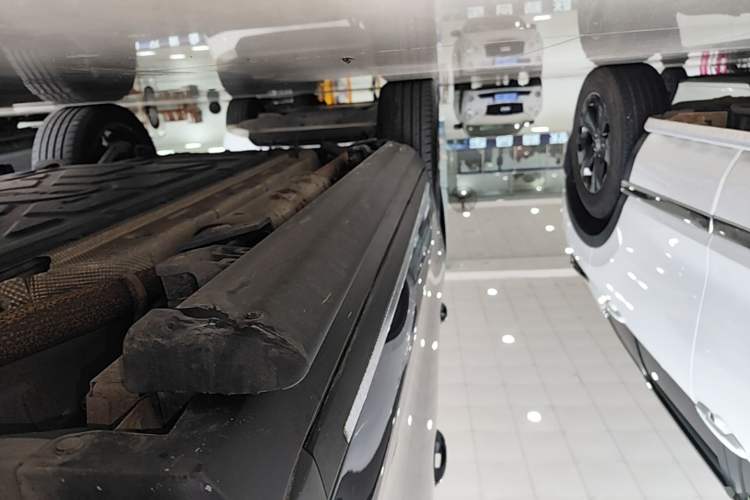 Used BYD Tang New Energy 2023 DM-i Champion Edition 112KM Prestige Model Right Side Sill