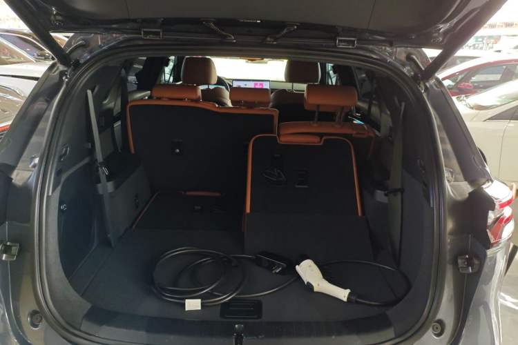 Used BYD Tang New Energy 2023 DM-i Champion Edition 112KM Prestige Model Trunk