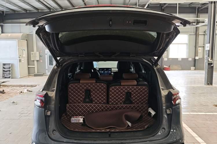 Used BYD Tang New Energy 2023 DM-i Champion Edition 112KM Prestige Model Trunk
