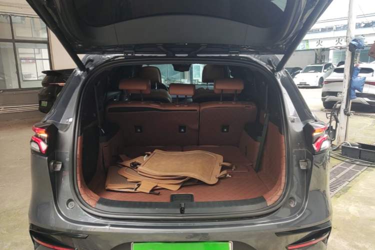 Used BYD Tang New Energy 2023 DM-i Champion Edition 112KM Prestige Model Trunk