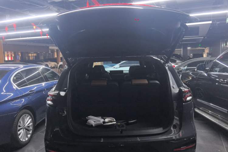 Used BYD Tang New Energy 2023 DM-i Champion Edition 112KM Prestige Model Trunk
