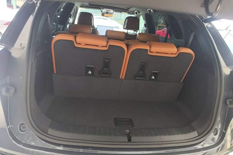 Used BYD Tang New Energy 2023 DM-i Champion Edition 112KM Prestige Model Trunk