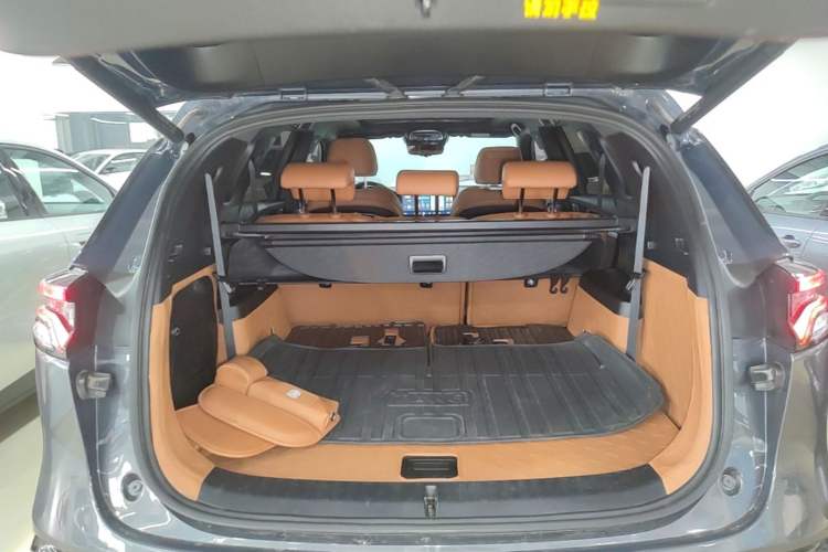 Used BYD Tang New Energy 2023 DM-i Champion Edition 112KM Prestige Model Trunk