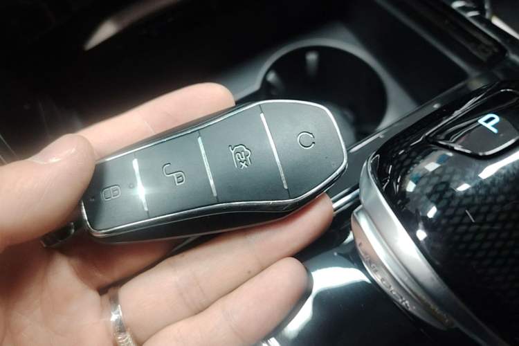 Used BYD Tang New Energy 2023 DM-i Champion Edition 112KM Prestige Model Vehicle Key