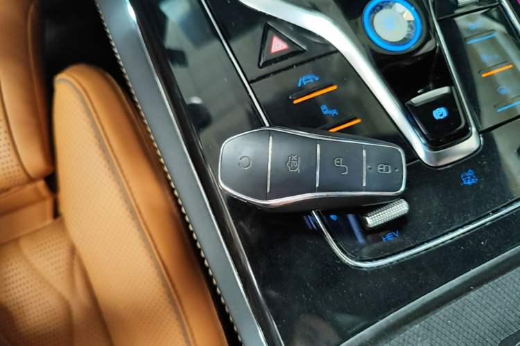 Used BYD Tang New Energy 2023 DM-i Champion Edition 112KM Prestige Model Vehicle Key