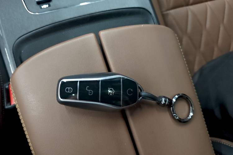 Used BYD Tang New Energy 2023 DM-i Champion Edition 112KM Prestige Model Vehicle Key