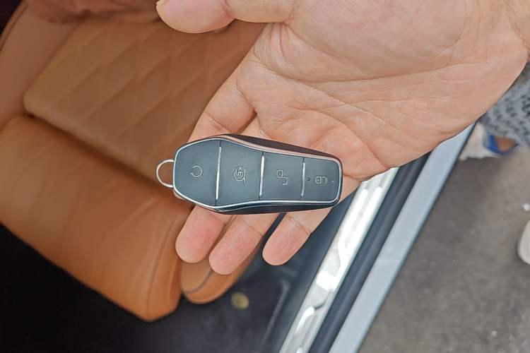 Used BYD Tang New Energy 2023 DM-i Champion Edition 112KM Prestige Model Vehicle Key