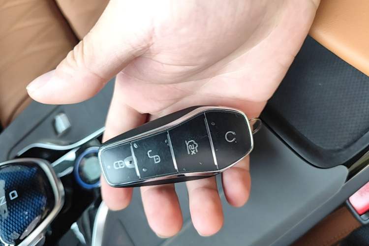 Used BYD Tang New Energy 2023 DM-i Champion Edition 112KM Prestige Model Vehicle Key