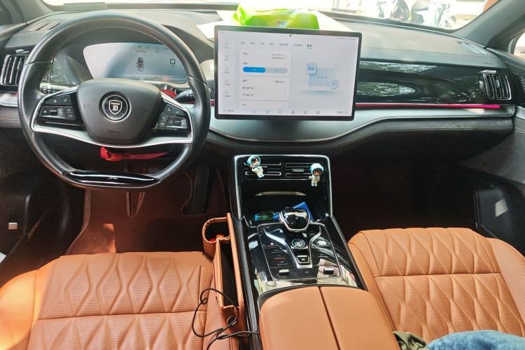 Used BYD Tang New Energy 2023 DM-i Champion Edition 112KM Prestige Model Center Console