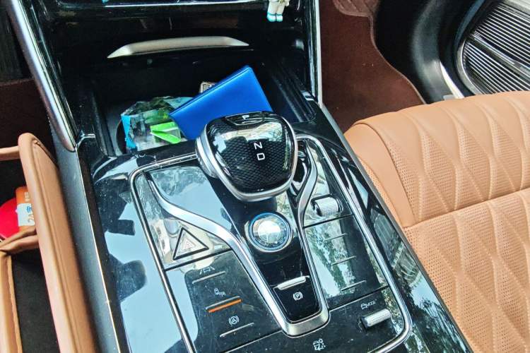 Used BYD Tang New Energy 2023 DM-i Champion Edition 112KM Prestige Model Gear Lever