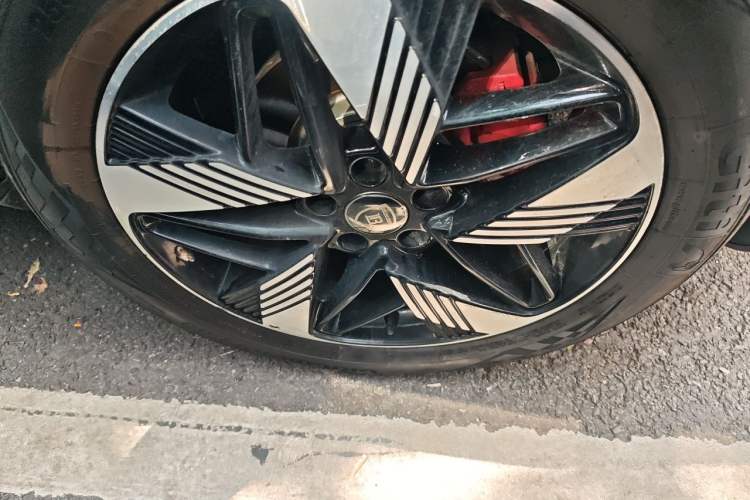 Used BYD Tang New Energy 2023 DM-i Champion Edition 112KM Prestige Model Right Front Wheel Hub