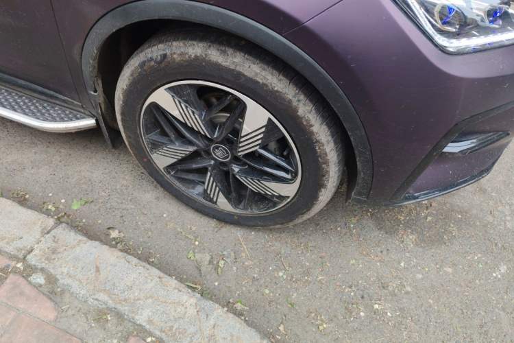 Used BYD Tang New Energy 2023 DM-i Champion Edition 112KM Prestige Model Right Front Wheel Hub