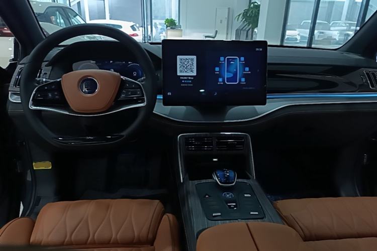Used BYD Tang New Energy 2023 DM-i Champion Edition 112KM Prestige Model Center Console