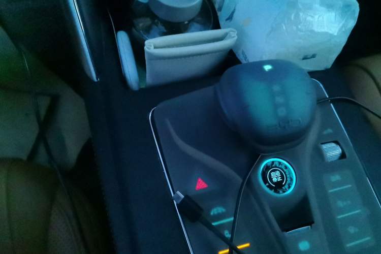 Used BYD Tang New Energy 2023 DM-i Champion Edition 112KM Prestige Model Gear Lever