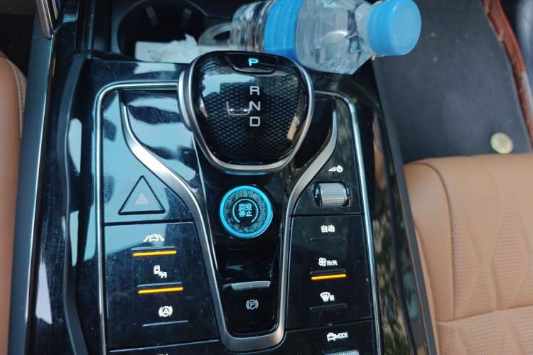 Used BYD Tang New Energy 2023 DM-i Champion Edition 112KM Prestige Model Gear Lever