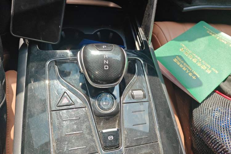 Used BYD Tang New Energy 2023 DM-i Champion Edition 112KM Prestige Model Gear Lever