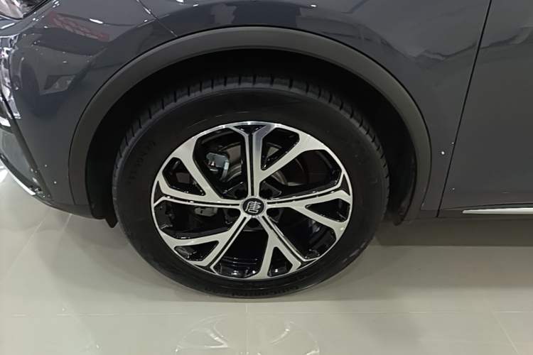 Used BYD Tang New Energy 2023 DM-i Champion Edition 112KM Prestige Model Left Front Wheel Hub